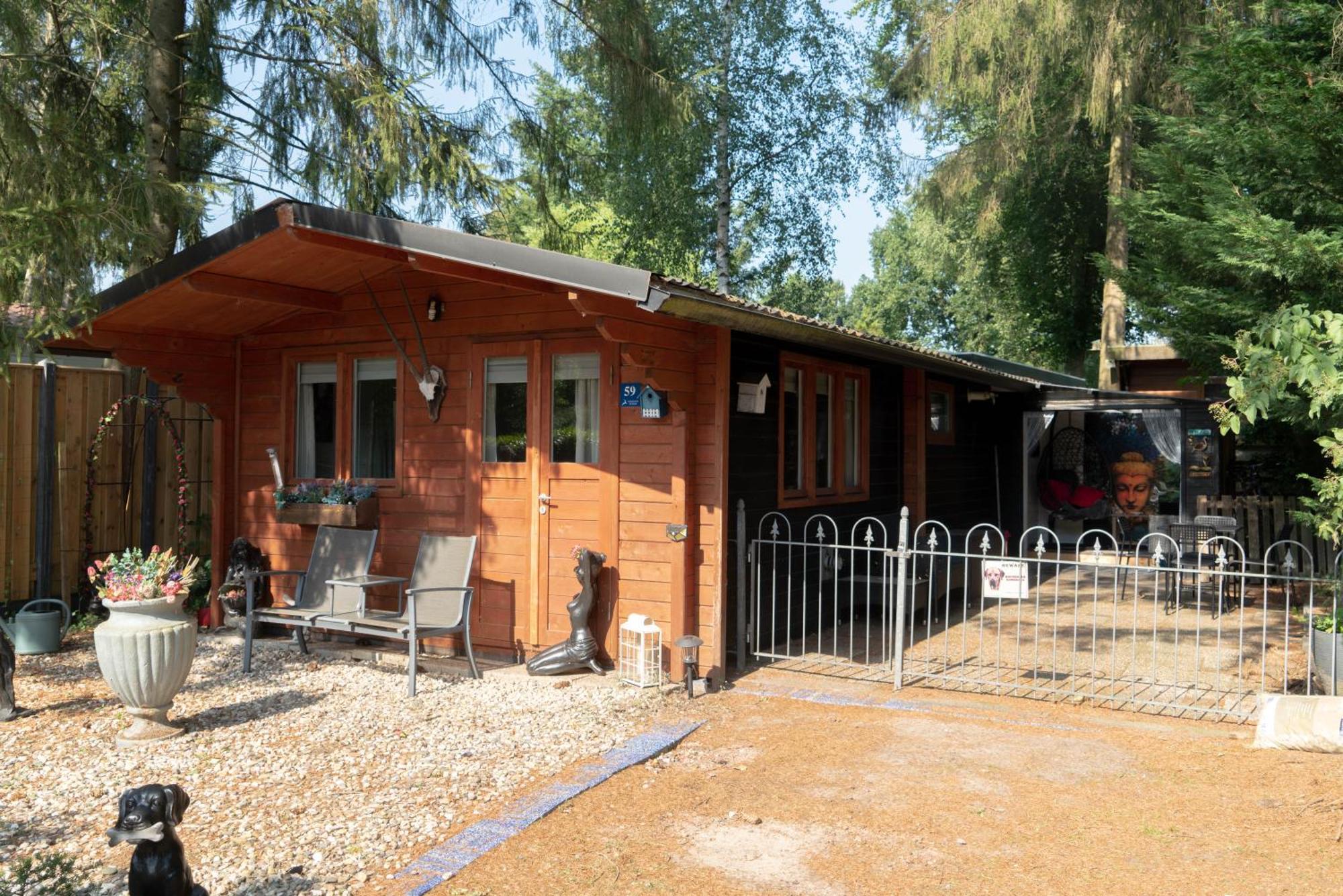 Chalet Op Een Rustig Park In De Natuur Putten Dış mekan fotoğraf